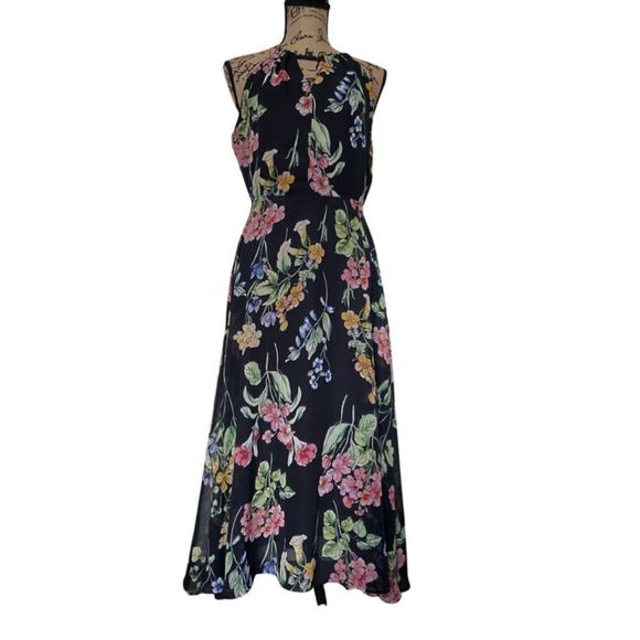 Nicole Miller Dresses & Skirts - Nicole Miller floral sleeveless Dress